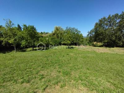 Terrain constructible - 920 m²