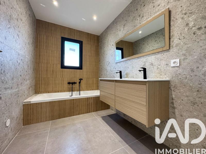 Maison - 110 m² - 4 pièces