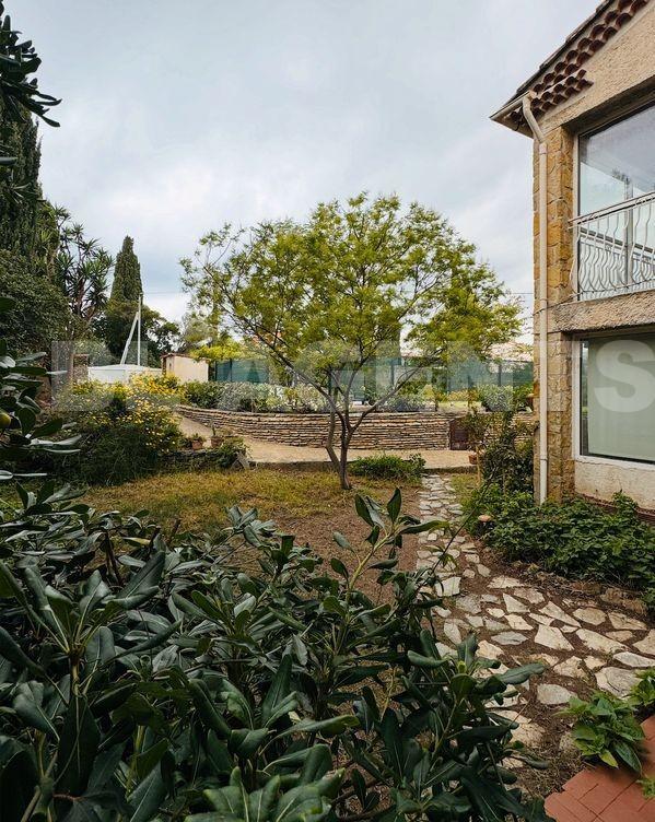 Maison traditionnelle - 235 m² - 8 pièces