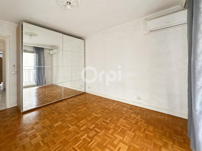 Appartement - 80 m² - 3 pièces