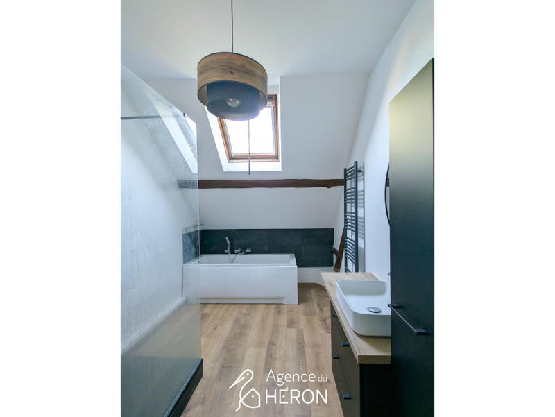 Maison - 200 m² - 6 pièces