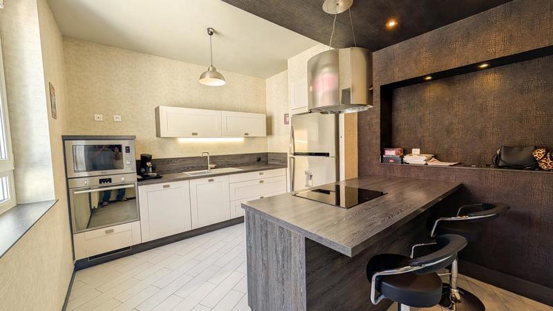 Maison - 183 m² - 6 pièces