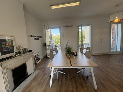 Bureau - 243 m²
