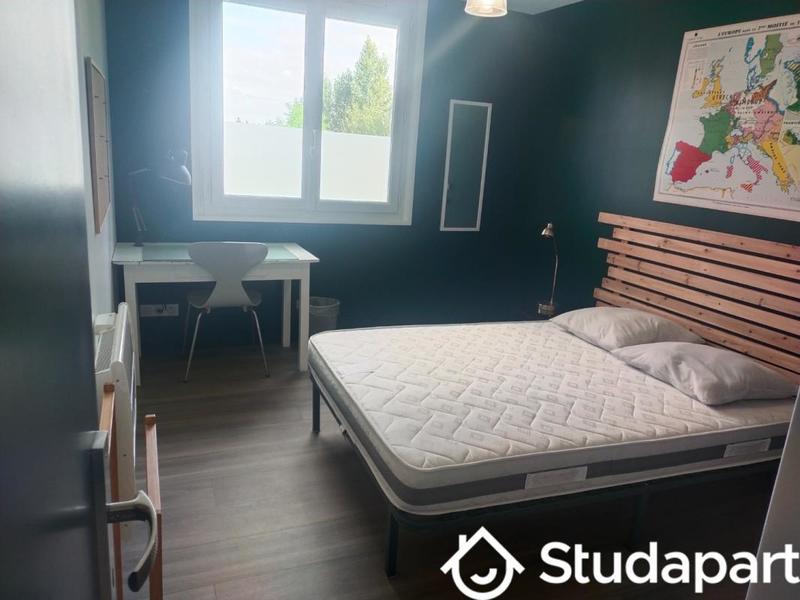 Chambre - 9 m² - 1 pièce