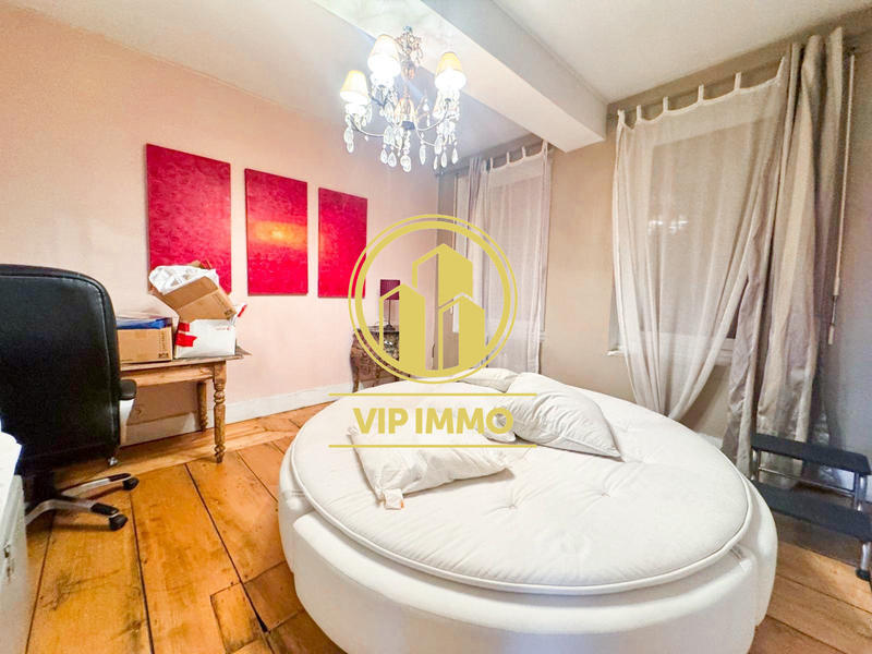 Maison - 180 m² - 6 pièces