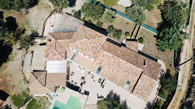 Propriété - 310 m² - 10 pièces