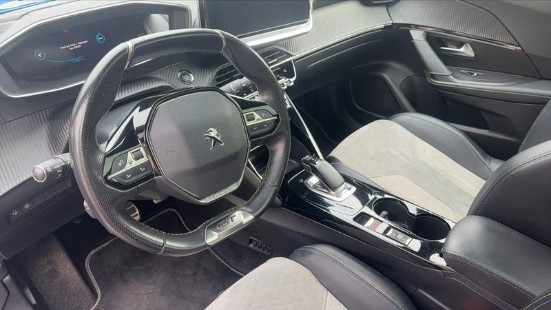 Peugeot 2008 136 100 kWh Gt