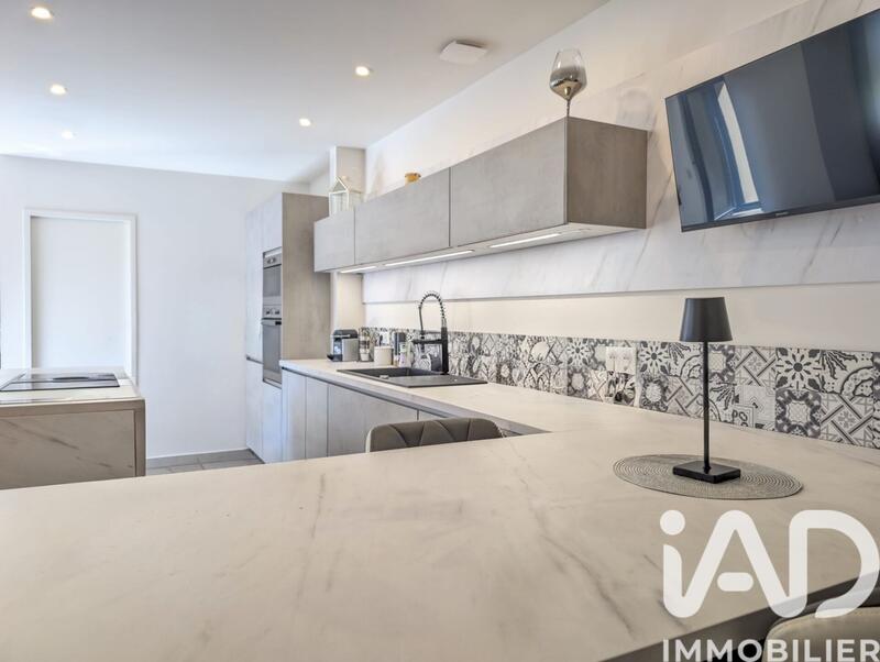 Maison - 210 m² - 6 pièces