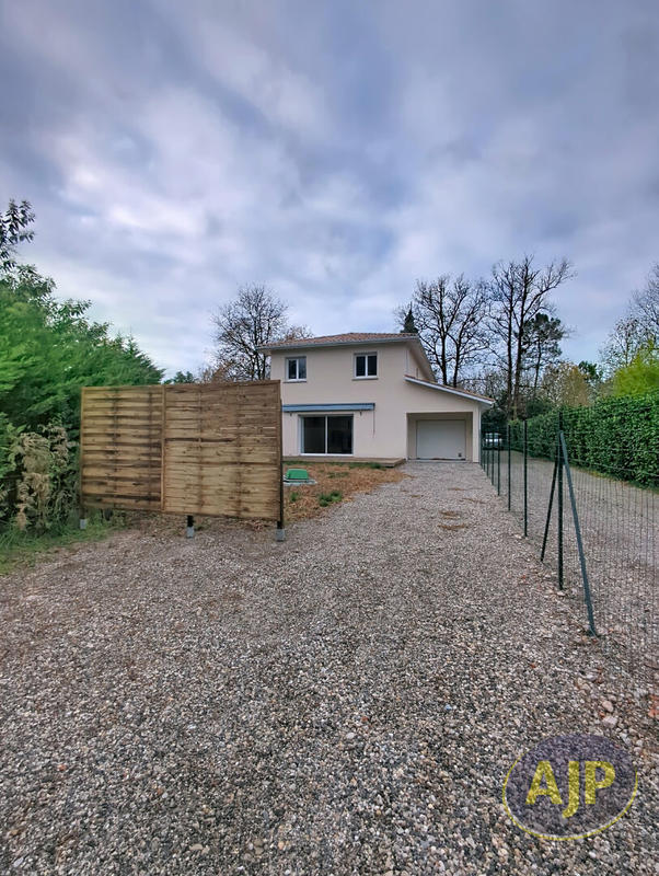 Maison - 104 m² - 6 pièces