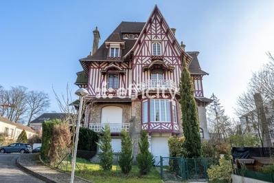 Appartement - 100 m² - 6 pièces