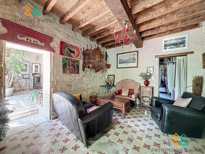 Maison - 210 m² - 6 pièces