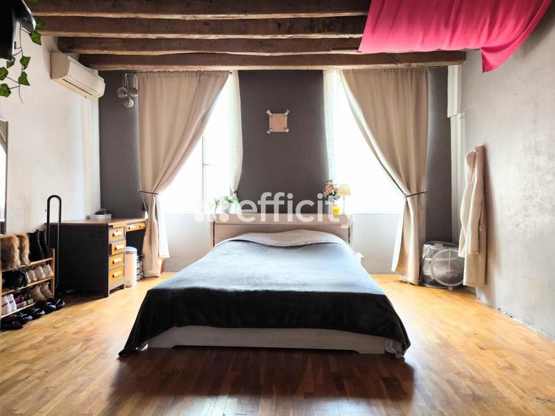 Maison - 215 m² - 6 pièces