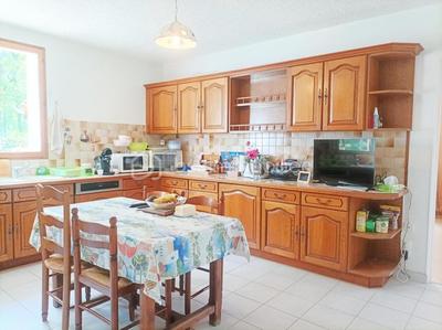 Maison traditionnelle - 157 m² - 6 pièces