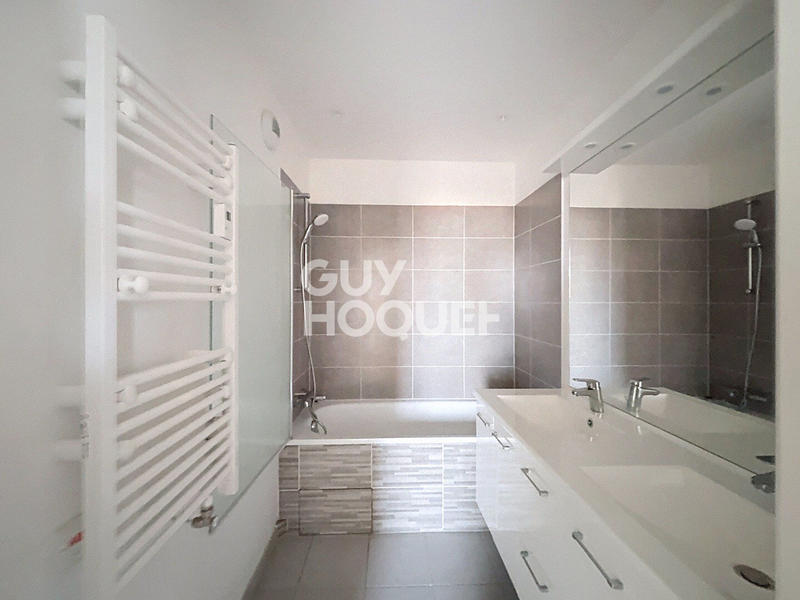 Appartement - 98 m² - 4 pièces