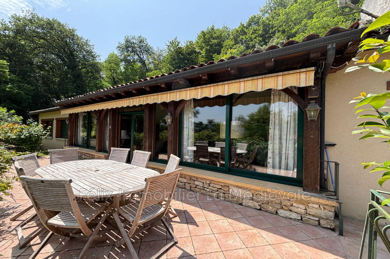 Propriété - 200 m² - 7 pièces