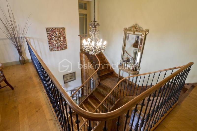 Château - 520 m² - 18 pièces