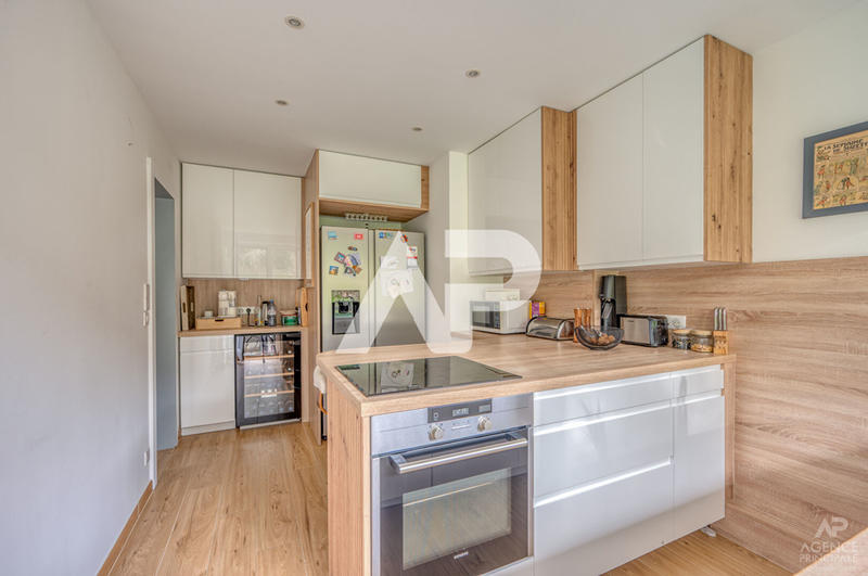 Appartement - 82 m² - 4 pièces