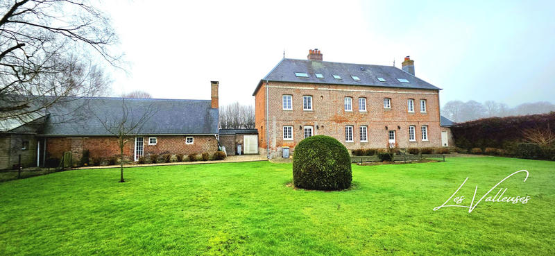 Maison - 300 m² - 8 pièces