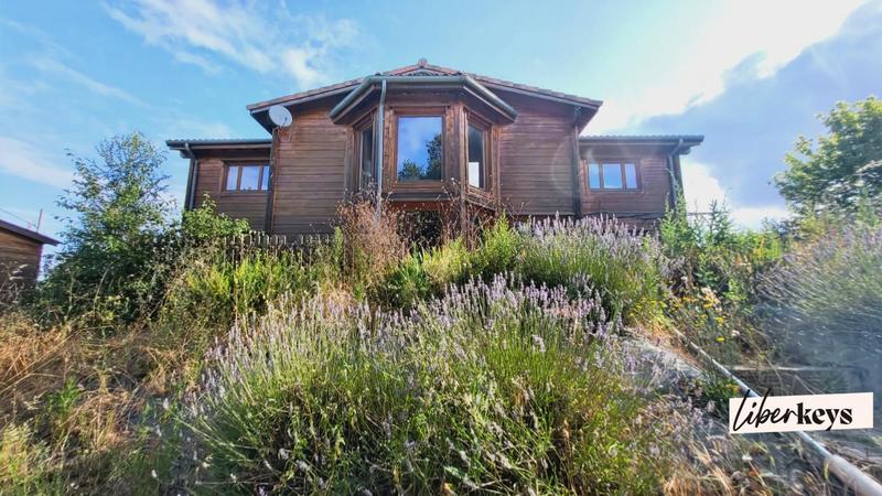 Châlet - 245 m² - 8 pièces