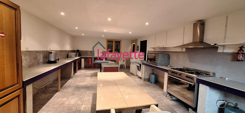 Maison ancienne - 1 000 m² - 11 pièces