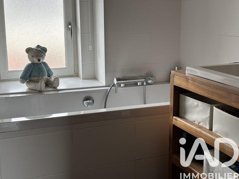 Maison - 243 m² - 8 pièces