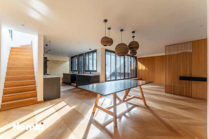 Loft - 194 m² - 5 pièces