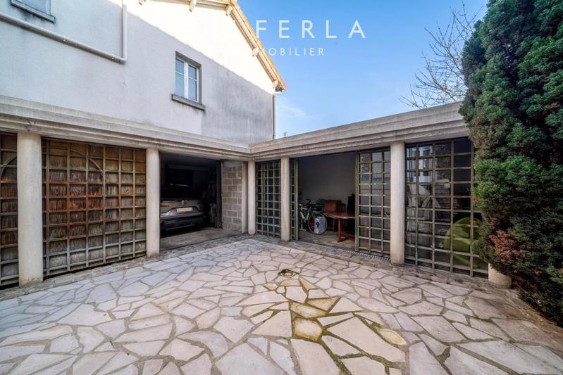 Maison - 200 m² - 8 pièces