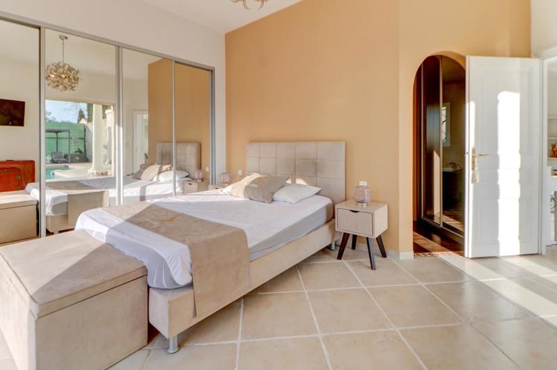 Maison - 200 m² - 6 pièces