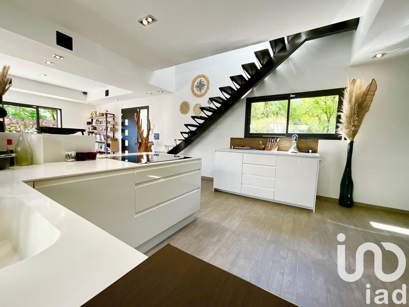 Maison - 218 m² - 6 pièces