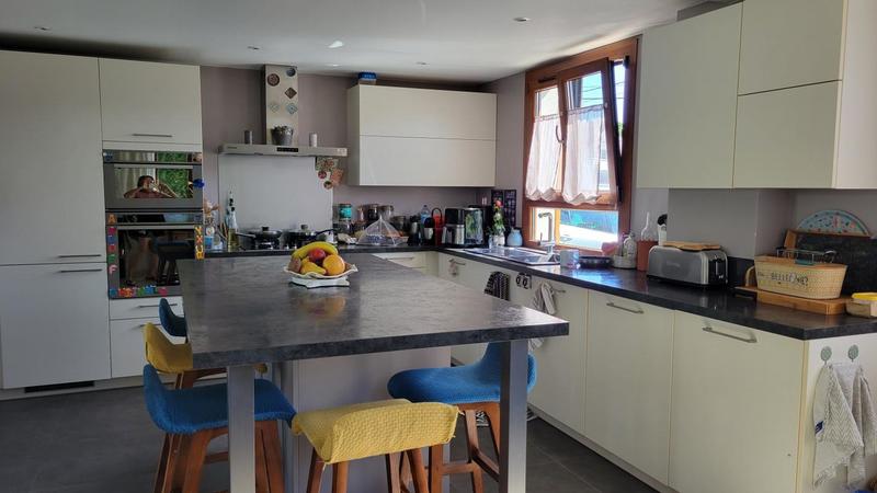 Maison - 225 m² - 7 pièces