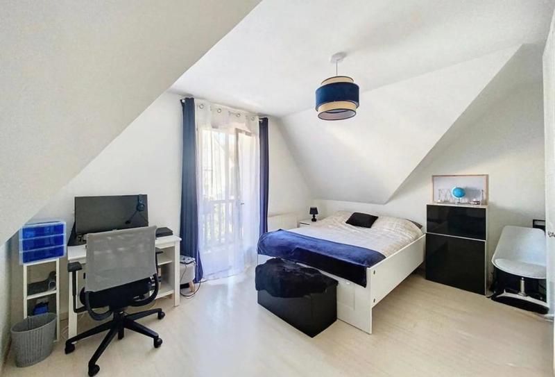 Maison - 200 m² - 6 pièces