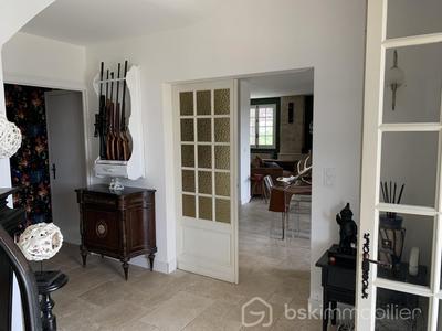 Propriété - 252 m² - 7 pièces