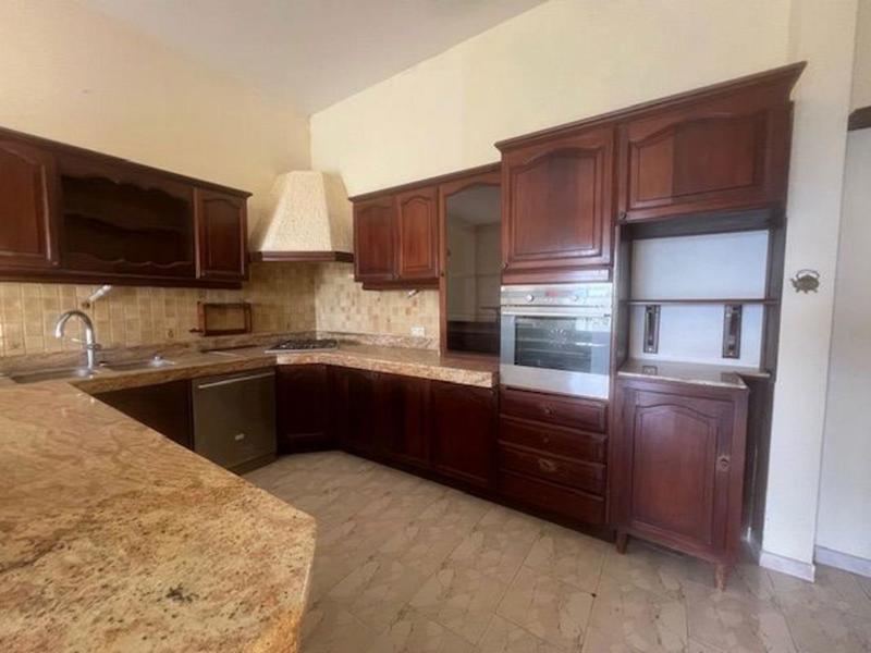 Maison - 438 m² - 11 pièces