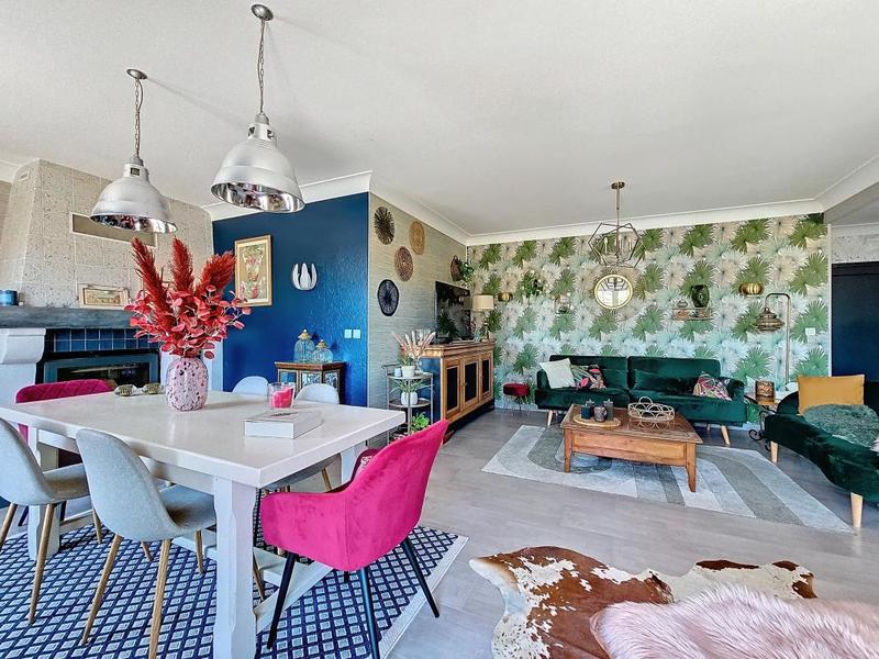 Maison - 240 m² - 8 pièces