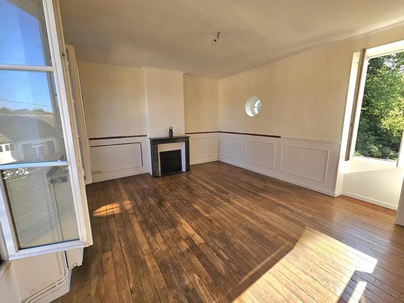 Maison - 243 m² - 9 pièces