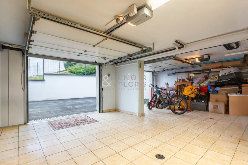 Maison - 269 m² - 7 pièces