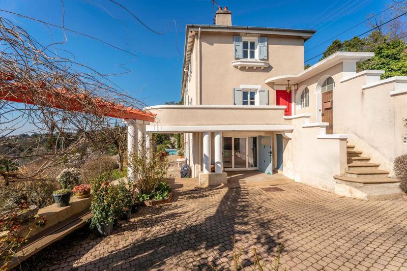 Maison ancienne - 217 m² - 5 pièces