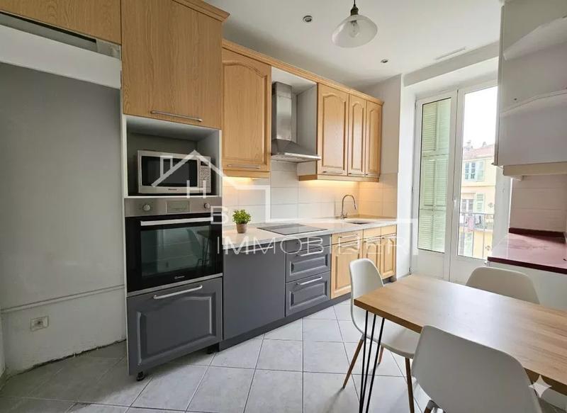 Appartement - 90 m² - 3 pièces