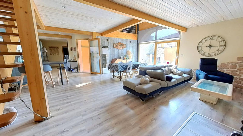 Maison - 177 m² - 5 pièces