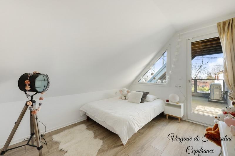 Maison - 183 m² - 8 pièces