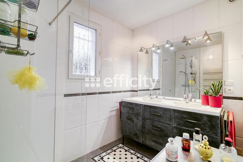 Villa - 137 m² - 6 pièces