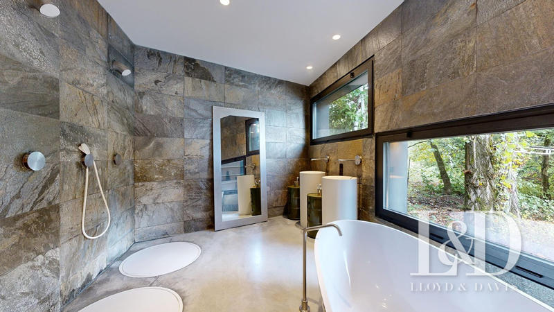 Maison - 185 m² - 7 pièces