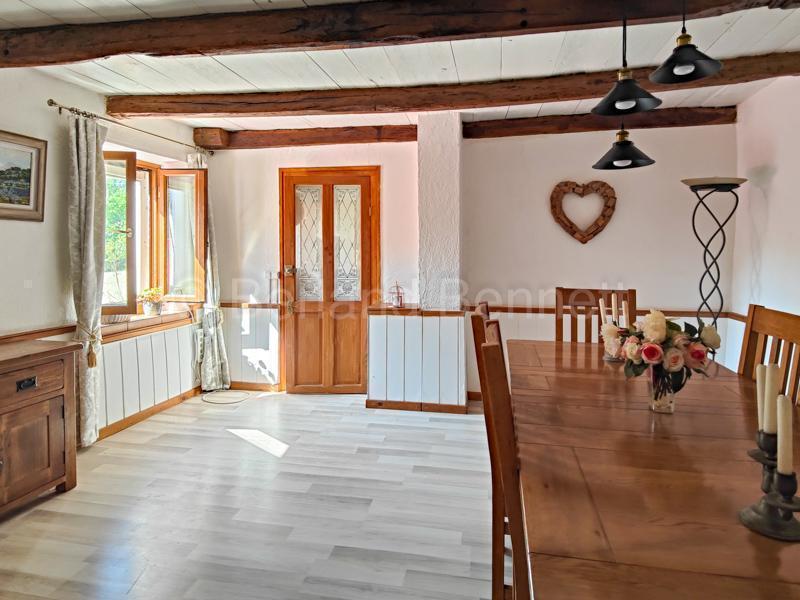 Maison en pierre - 211 m² - 9 pièces