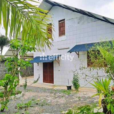 Maison - 246 m² - 11 pièces