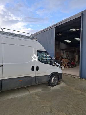 Local d'activités - 404 m²