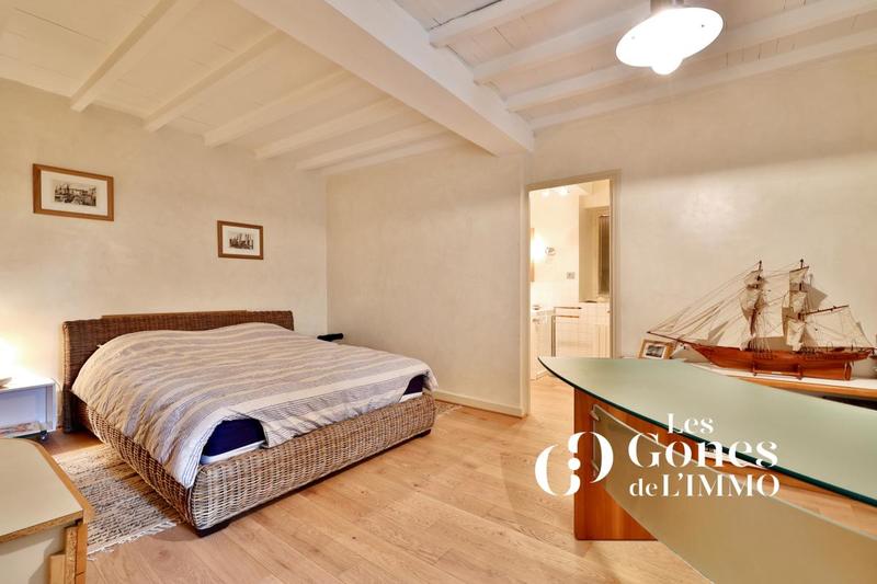 Maison - 220 m² - 7 pièces