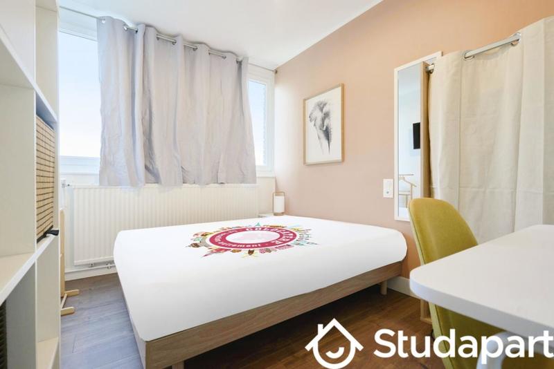 Chambre - 9 m² - 1 pièce