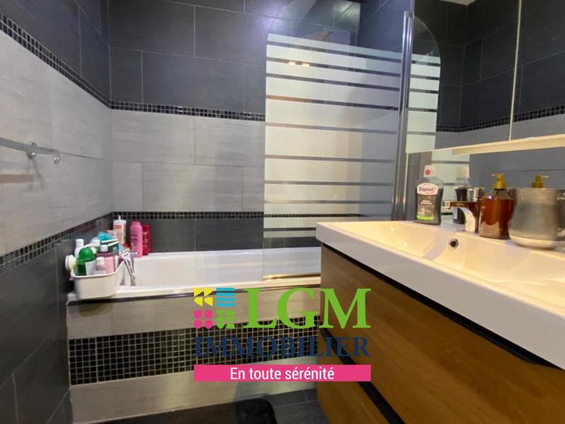 Maison - 220 m² - 6 pièces