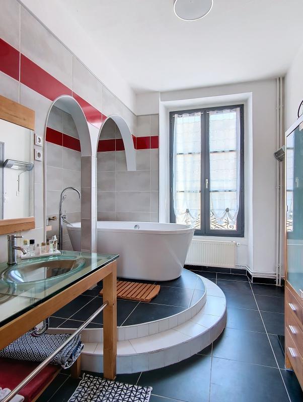 Maison - 201 m² - 9 pièces