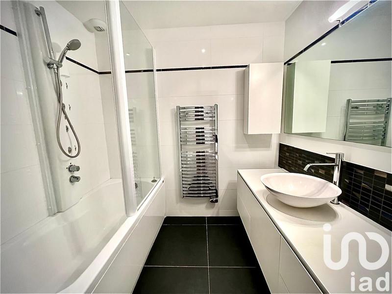 Maison - 360 m² - 13 pièces